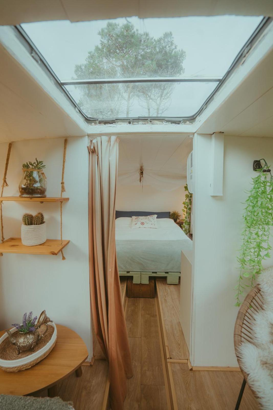 The Amazing Inacio Bus Converted Home Сінтра Екстер'єр фото