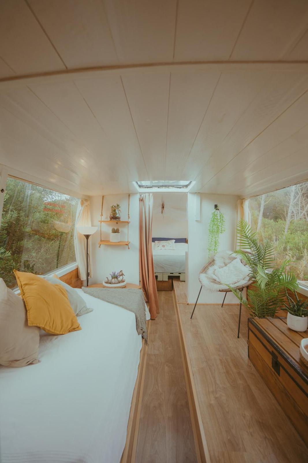 The Amazing Inacio Bus Converted Home Сінтра Екстер'єр фото