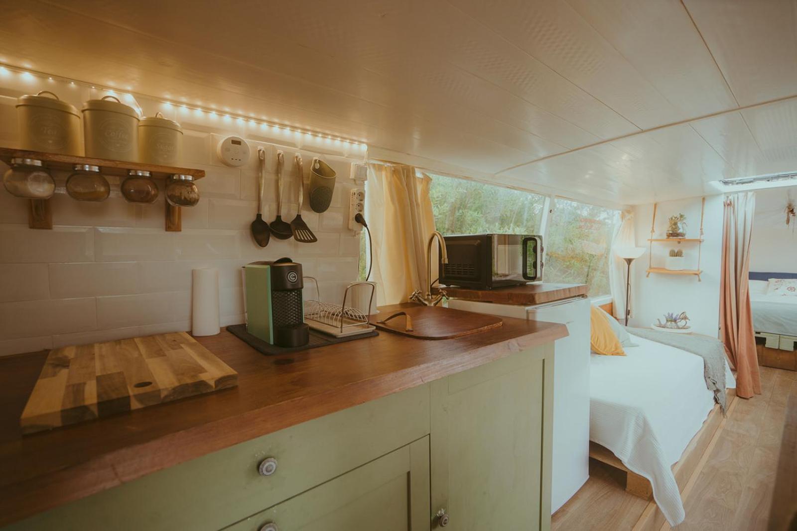 The Amazing Inacio Bus Converted Home Сінтра Екстер'єр фото