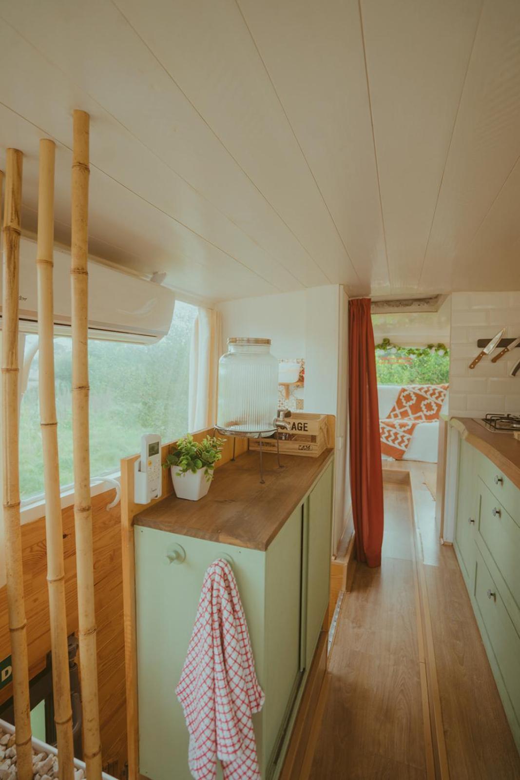 The Amazing Inacio Bus Converted Home Сінтра Екстер'єр фото
